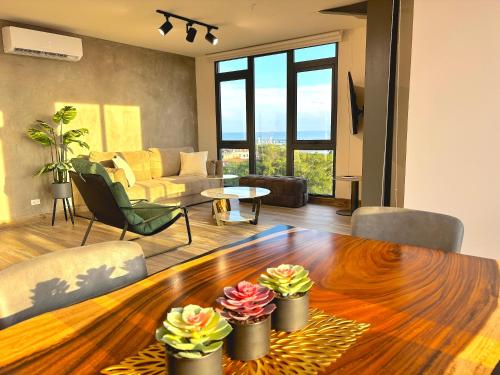 Charming Apt with Ocean View in Santa Ana Casco