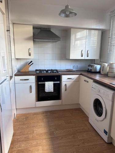 Spacious & peaceful 2Bed with balcony, close to town, Reading (fotografie 9)