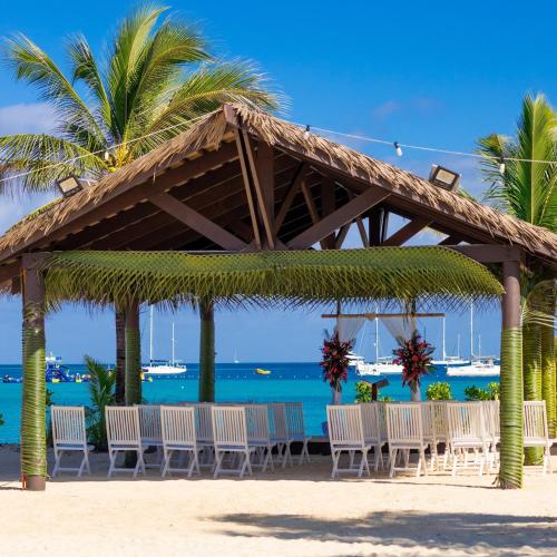 Plantation Island Resort in Острів Малоло Лаілаі