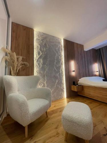 One-Bedroom Apartment with Balcony and Mountain View