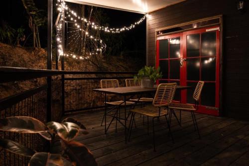 Sun Suite - tiny home treehouse in Kuranda