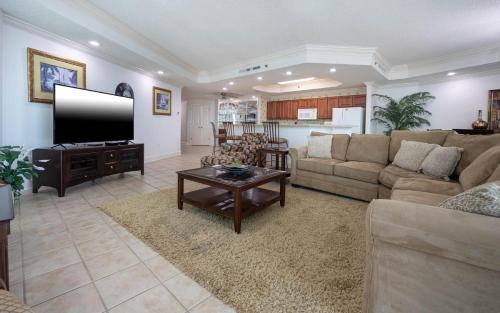 Lighthouse on the Bay 2311 condo in 카스웰