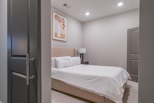 The 600 Apartments by Landing