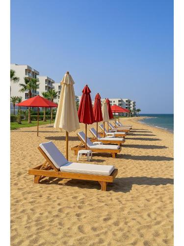 Beachfront Chalet in Porto Said with Pool Ga in Port Said