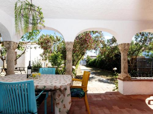 beranda/teres, House in Roses near Aqua Brava Water Park in El Mas Bosca