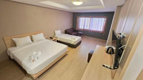 room detail thumbnail 1