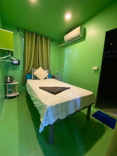 Simple Garden Restaurant and Resort in เกาะพะงัน