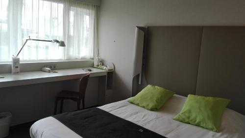 1 queen bed