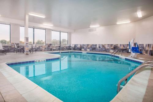 La Quinta Inn & Suits by Wyndham Pontoon Beach IL in Pontoon Beach, USA