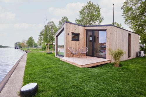 A szálláshely kívülről, Stadscamping Overboord in Pettelaarpark