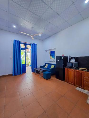 Family Room with Terrace image 9