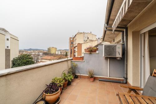 Apartamento con dos grandes terrazas en Girona in La Creueta