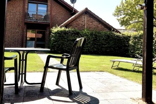 Dārzs, modernes Ferienhaus in Ostfriesland bis 10 Personen mit 4 Schlafzimmer und Garten in Uplengen