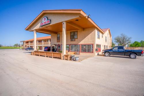 . Lone Star Inn by OYO Vernon Texas Hwy 287
