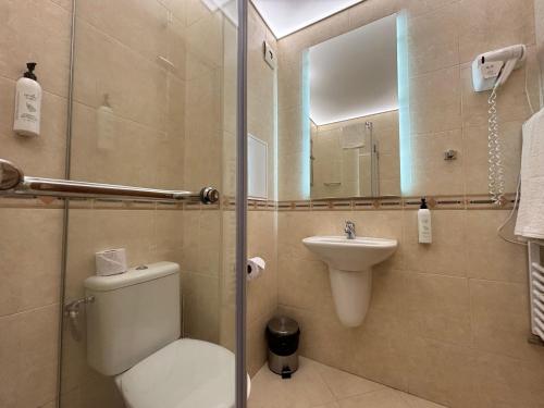 Two-Bedroom Apartment with Terrace image 1
