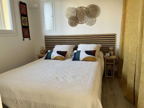 One-Bedroom Apartment image 10