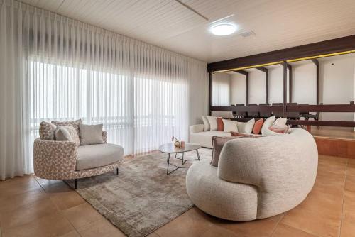 חופש יהונתן-דירה עם נוף לכנרת Hofesh Yehonatan Kinneret View 6BR Apt – khách sạn tại Upper Tiberias