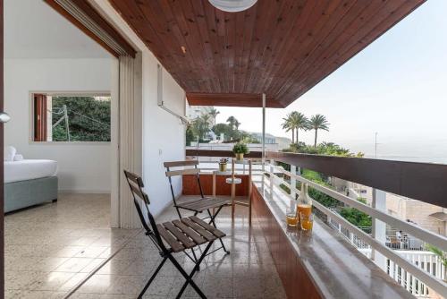 חופש יהונתן-דירה עם נוף לכנרת Hofesh Yehonatan Kinneret View 6BR Apt in Upper Tiberias