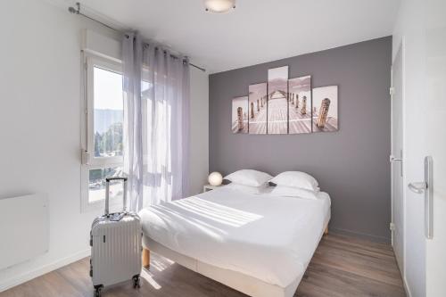 Sejours & Affaires Annecy Le Pont Neuf in Cran-Gevrier