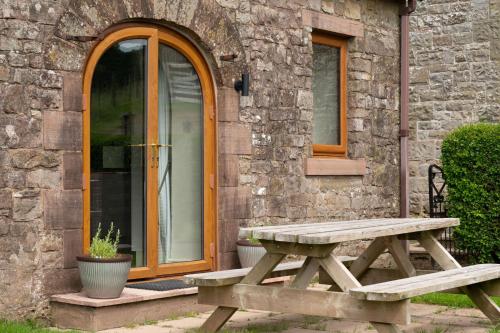Viesnīcas āriene, Low Barn, Castle Carrock a luxury, chacterful cottage with 2 dogs welcome and wood burning stove in Castle Carrock