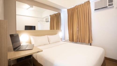 Double Room image 7