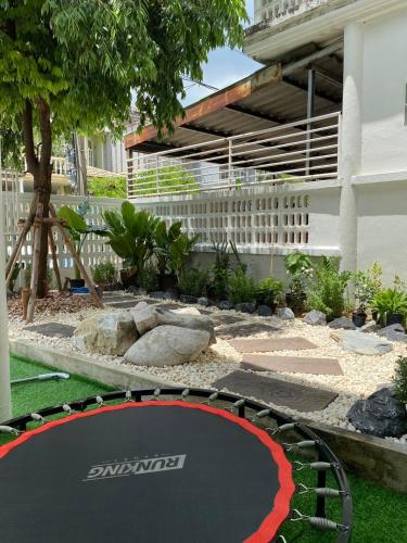 Cheap house 7min next to BTS Kasetsart , 5 bedroom