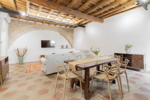 Trilussa Spacious Apartment, Рим (фото 5)