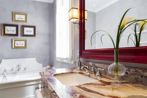 La Dimora di Lady J Amazing Brandnew property with 6 luxury bedrooms! - image 7