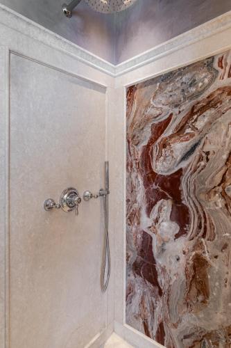 La Dimora di Lady J Amazing Brandnew property with 6 luxury bedrooms! - image 8