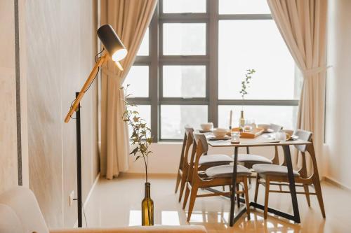 Ekocheras Cozy Suite above Mall & MRT with CityView, Kuala Lumpur