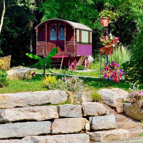 la Roulotte du Pont Sarrazin gîte à louer Saint-Dizier-l'Évêque