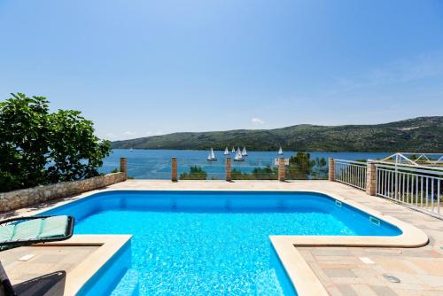 Seaside Villa near Trogir - Poljica