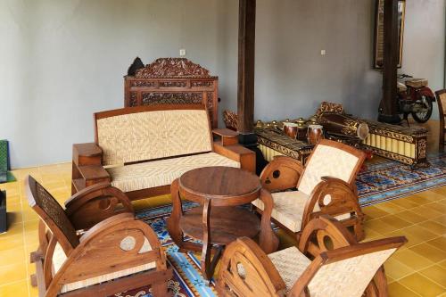 Facilities, RedDoorz near Stasiun Sragen in Sragen