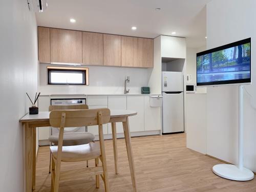 서울 Mangwon Hangang Park House 3 rooms or one room 호텔 객실