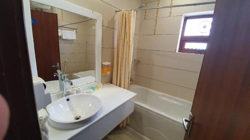 Dolphin Beach Resort Tourist Accommodation, Yanbu (fotografie 5)