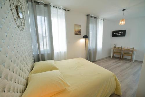 Super studio 6 new quiet close to thé center