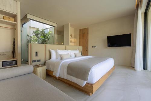 Eden Resort & Villas Phuket Patong Room Type - Oasis Suite with Pool Access