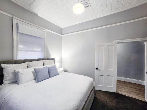 Ellamatta House Simmons St Central Wagga