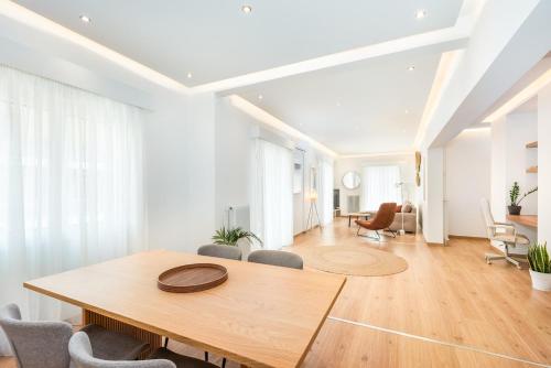Spacious apt with 2 beds and 2 baths in Pagrati, Atene (foto 3)