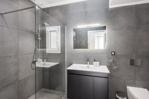 Spacious apt with 2 beds and 2 baths in Pagrati, Atene (foto 6)