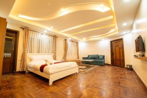 Double Room with Private Bathroom
