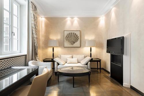 Hotel Bayerischer Hof - image 4