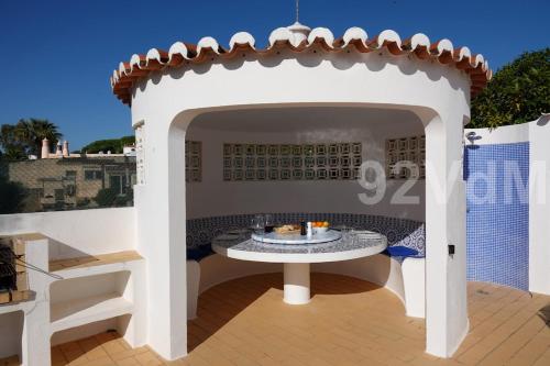Facilities, Lovely holiday home in Carvoeiro in Vale de Centianes