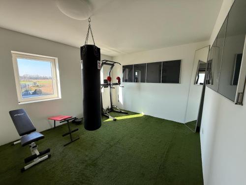 House with garden, fireplace and hot tub, Kinrooi (фото 7)