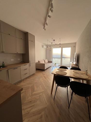 Sky Line Boarding Stay 6 Persons 24 7 Check In, Warschau