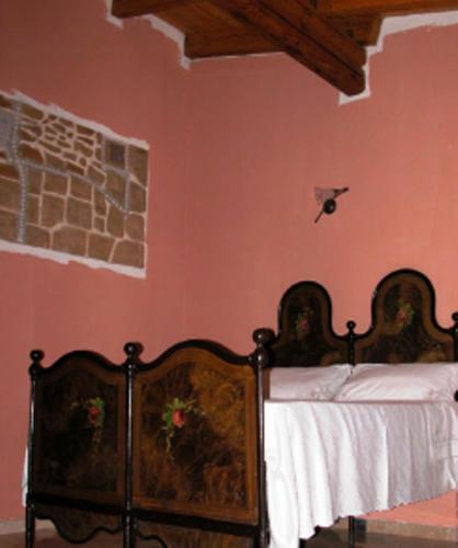 1 queen bed, 2 twin beds