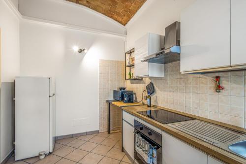 GuestHost - Cozy Flat X4 in a Historic Silk Mill, Модена (фото 8)