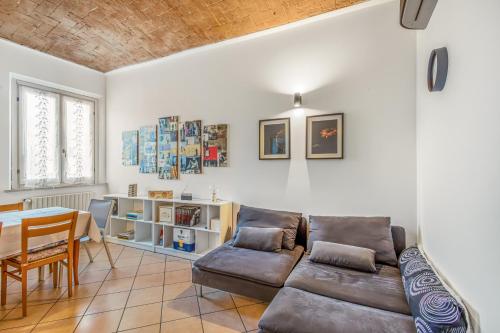 GuestHost - Cozy Flat X4 in a Historic Silk Mill, Модена (фото 6)