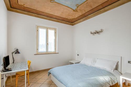 GuestHost - Cozy Flat X4 in a Historic Silk Mill, Модена (фото 9)