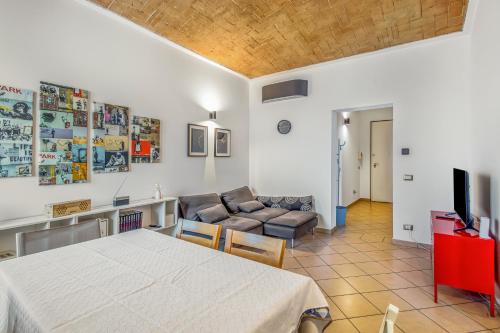 GuestHost - Cozy Flat X4 in a Historic Silk Mill, Модена (фото 2)
